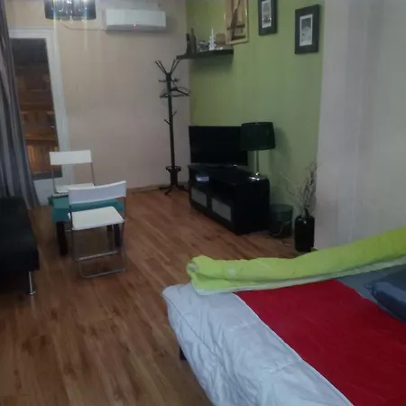 2 Bedroom Center In