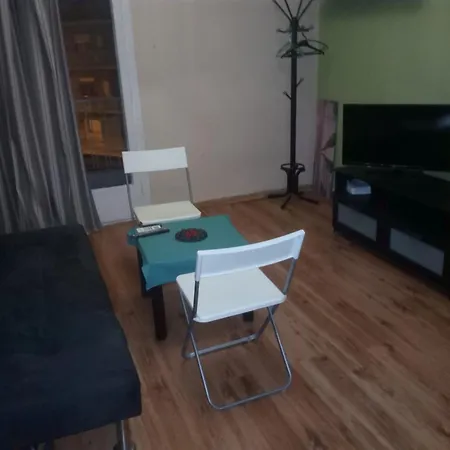 2 Bedroom Center In